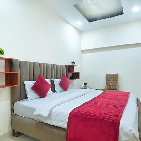 Chowdhry Tourist Lodge - New Delhi Railway Station - 2 Minutes Walk Exterior photo