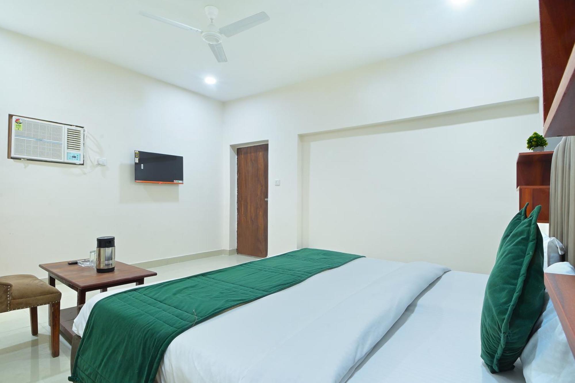 Chowdhry Tourist Lodge - New Delhi Railway Station - 2 Minutes Walk Exterior photo